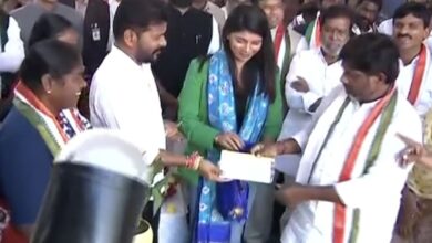 CM Revanth presents Rs 2 crore to boxer Nikhat Zareen