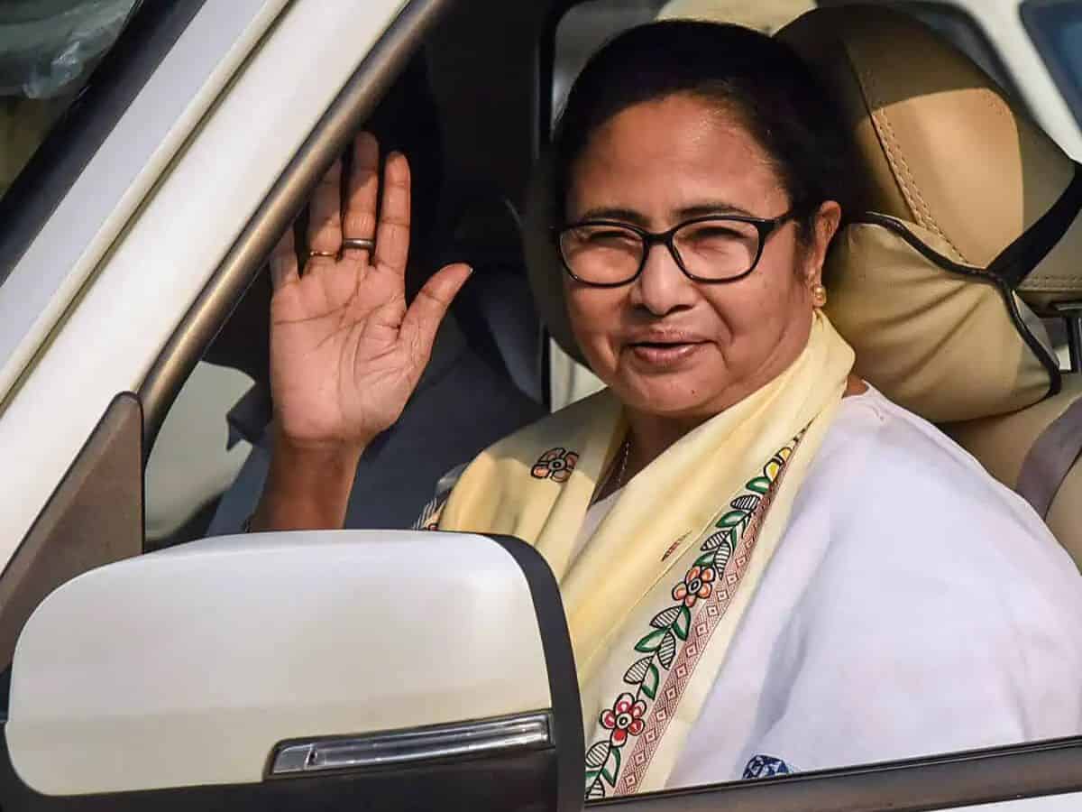 Will offer shelter to anyone in distress: Mamata on Bangla situation