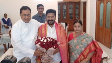 Hyderabad: CM Revanth calls on senior leader Congress Jana Reddy