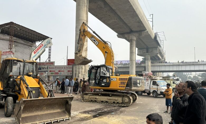UP: Authorities defies HC orders, demolish houses in Akbarnagar