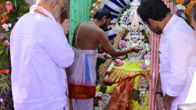 Hyderabad: Amit Shah pays obeisance at Bhagyalakshmi temple