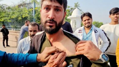 UP: Kashmiri vendors 'assaulted' by authorities in Lucknow