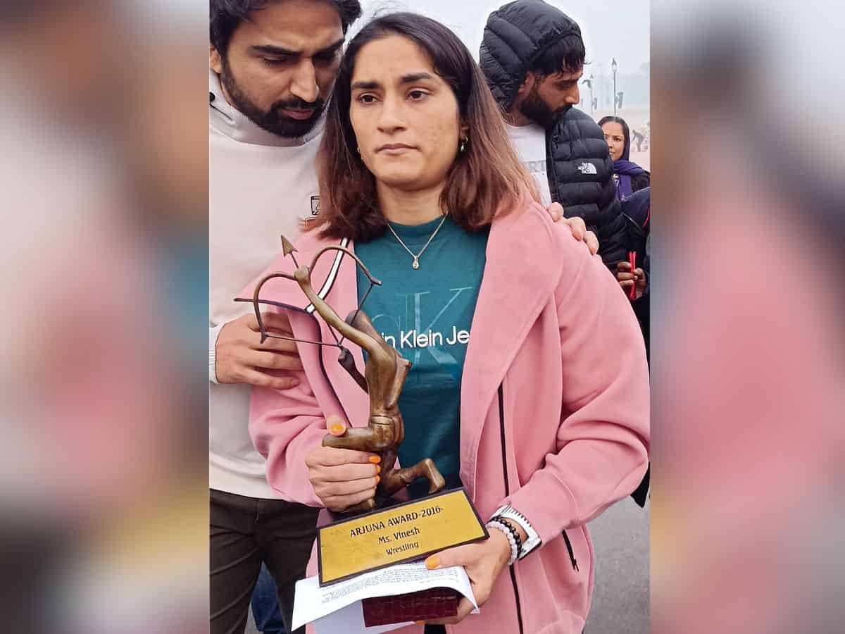 Rahul shares Vinesh Phogat's award wapsi video, calls PM Modi 'cruel'