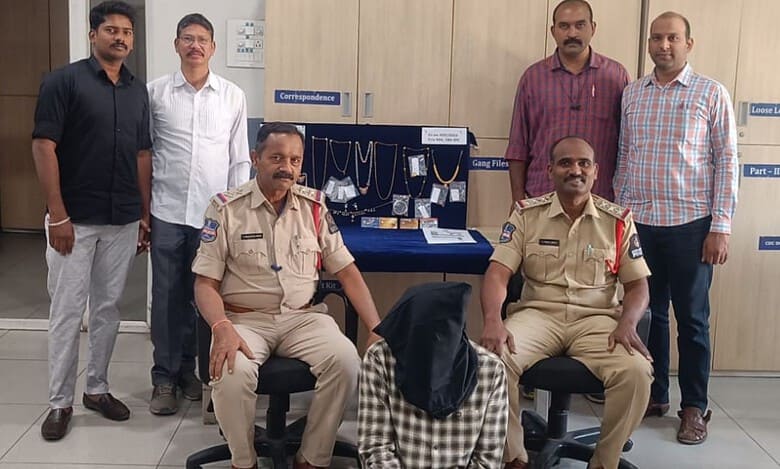 Hyderabad: Burglar arrested, stolen valuables recovered
