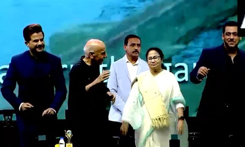 Watch: Salman Khan, Anil Kapoor dance with Mamata Banerjee