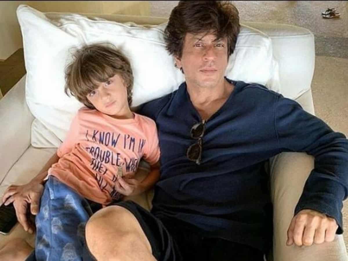 AbRam imitates dad SRK's signature pose at annual function