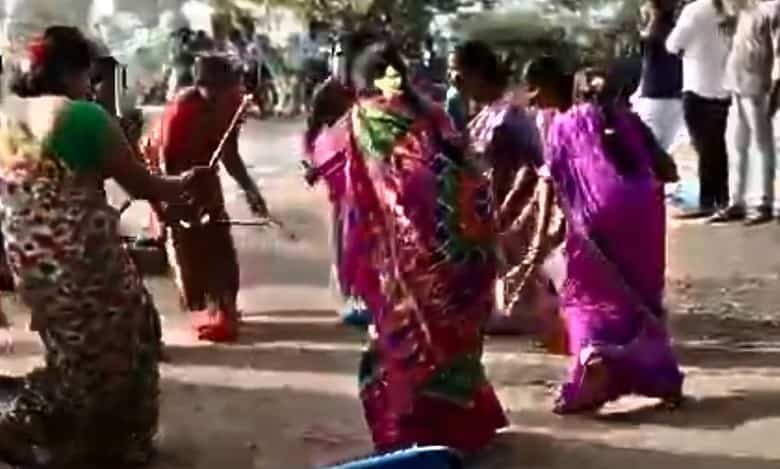 Video: Telangana woman collapses due to cardiac arrest amid dandiya performance