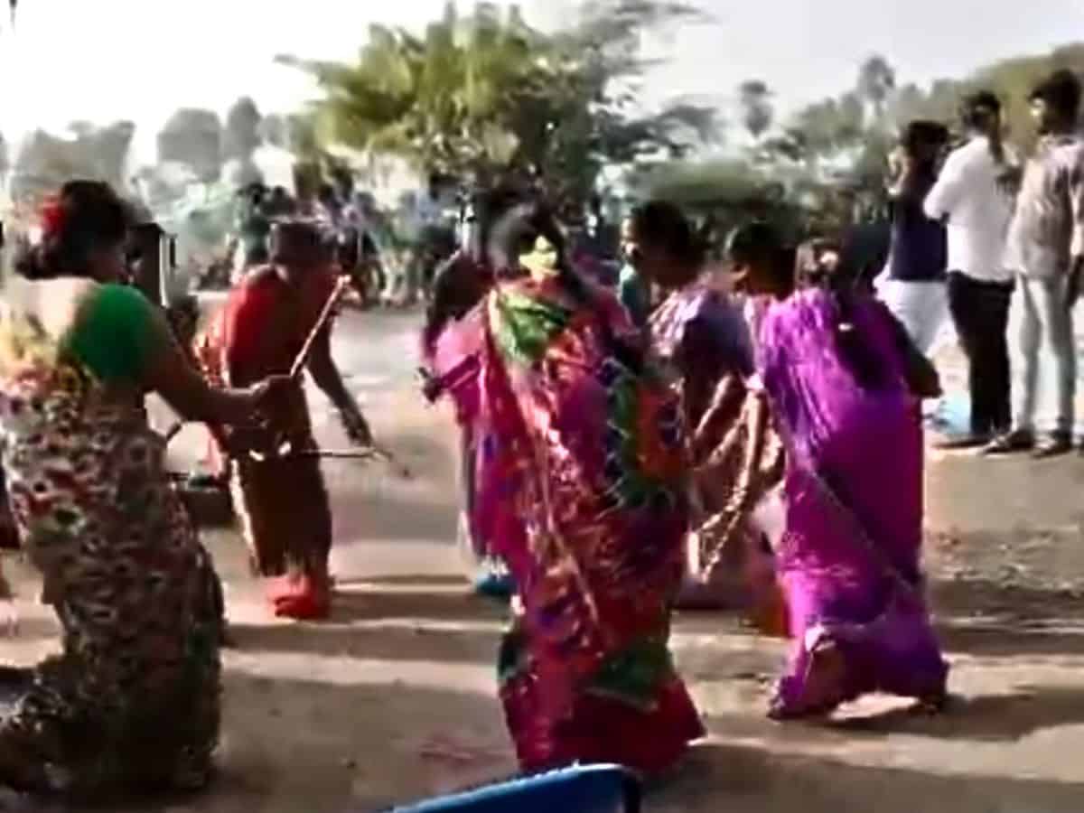 Video: Telangana woman collapses due to cardiac arrest amid dandiya performance