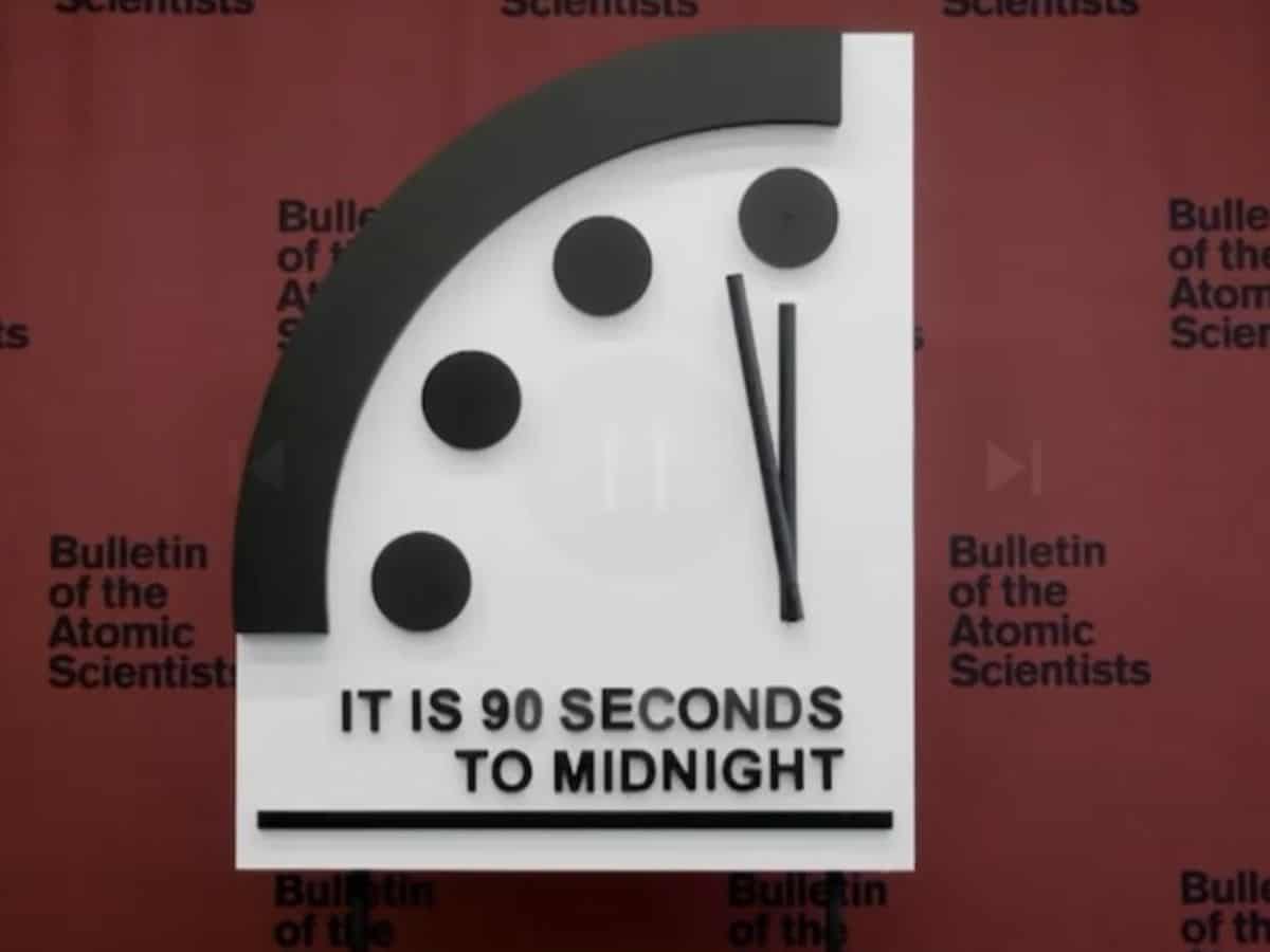 Doomsday clock