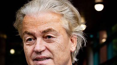 Dutch politician Geert Wilders withdraws proposal to ban mosques, Quran