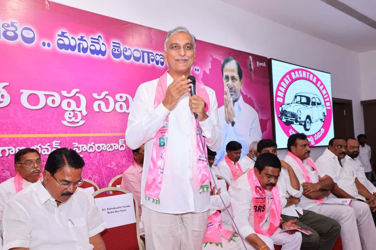 KCR to tour districts from next month, says Harish Rao 