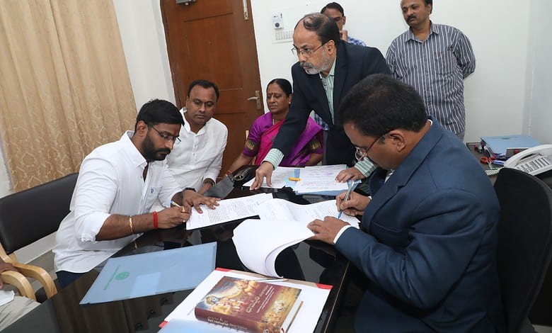 Congress candidates Mahesh and Venkat file MLC nominations