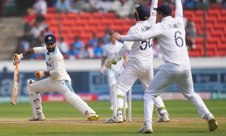 Hyderabad: Ind all out for 436, take 190-run first innings lead over Eng