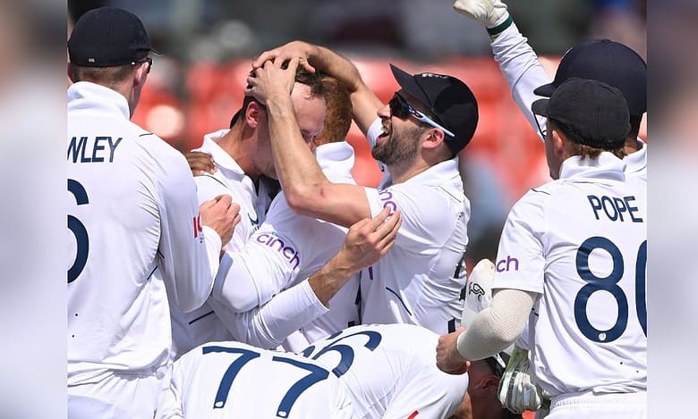 Hyderabad test: England beat India by 28 runs in first match