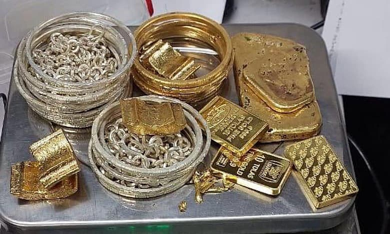 Delhi: Passengers from Saudi Arabia held for smuggling gold worth Rs 2.26 crore