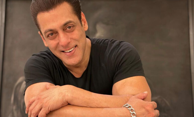 Golden hearted! Salman Khan meets cancer patient