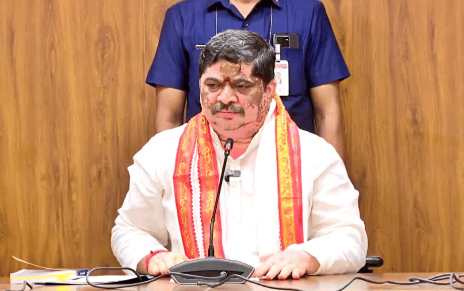 Kishan Reddy is protecting KCR, says minister Poonam Prabhakar