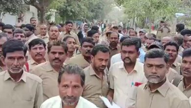 Video: TSRTC employees stage protest at Telangana CM's residence