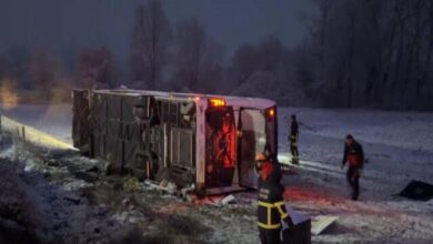 6 killed, 33 injured as bus overturns in Turkey