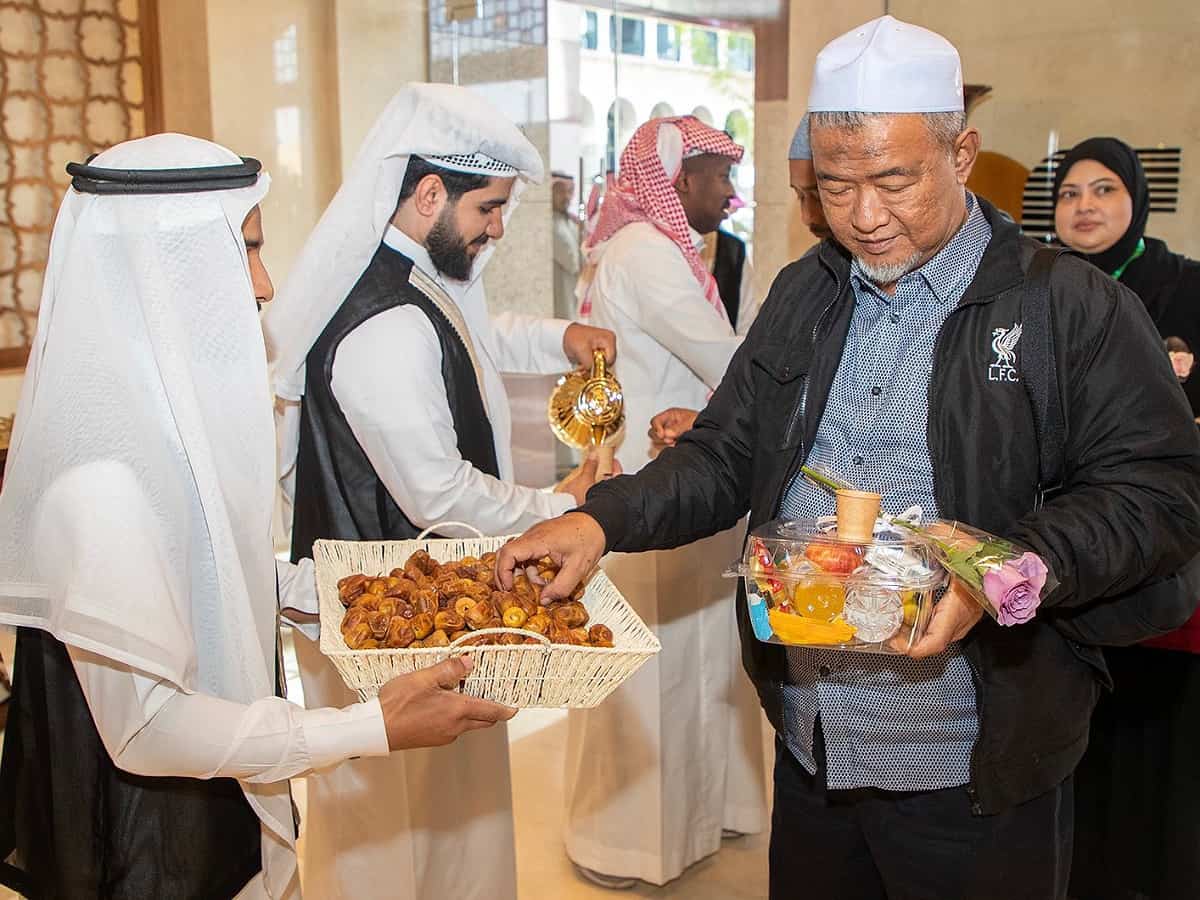 Saudi Arabia: 1st batch of Umrah pilgrims under King's guest program arrives in Madinah