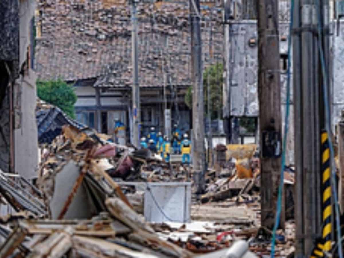 Japan quake toll hits 100, number of missing reaches 211