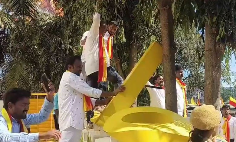 60% Kannada mandatory on signboards, Karnataka govt approves ordinance
