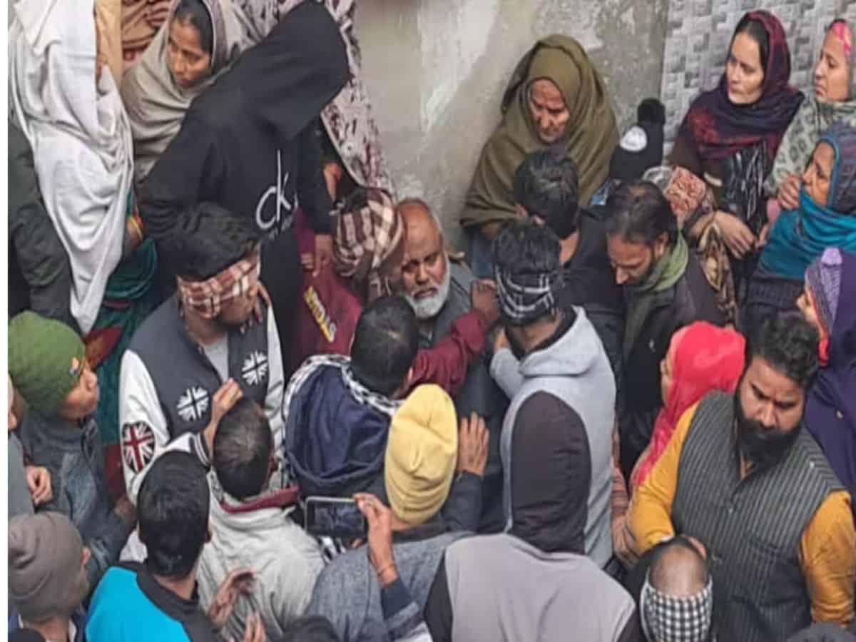 Delhi: Bittu Bajrangi brother's who was set on firer last year dies