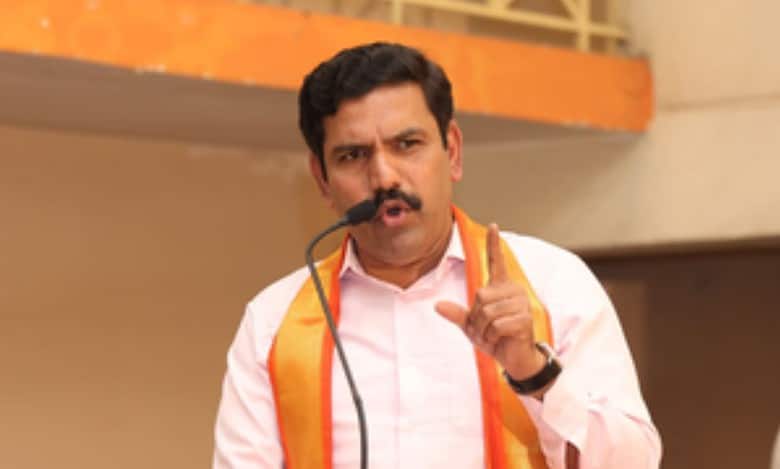 Surrender of Maoists before Karnataka CM ‘sheer act of drama’