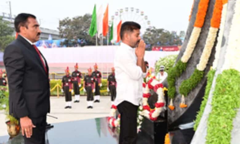 Telangana: CM Revanth Reddy pays tributes at Martyrs’ Memorial