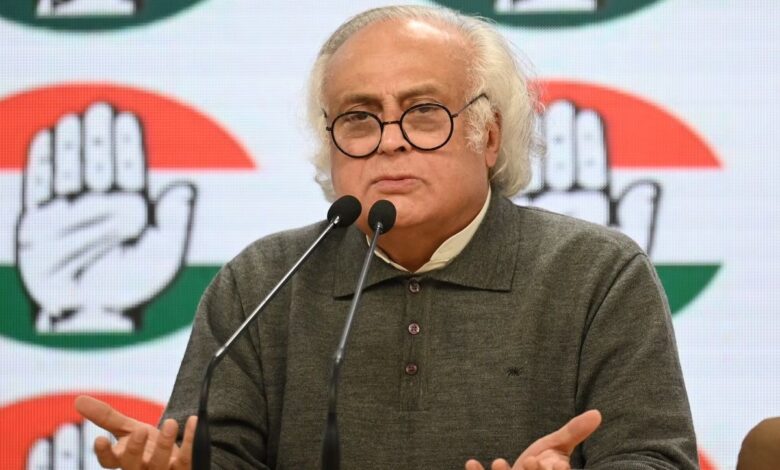 Kharge speaks to Mamata; Jairam Ramesh says 'will find way forward'