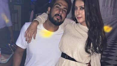Isha Malviya's photo with ex-boyfriend goes viral