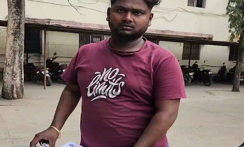 Students 'take home' Praja Palana forms in Telangana