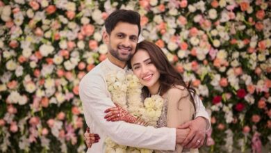 'Gaalian kha kar thakay nahi?' Netizens slam Sana, Shoaib for new Nikah pic