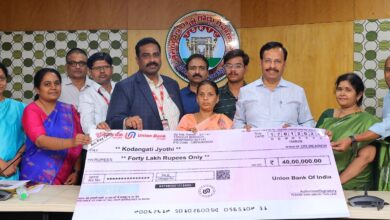 Telangana: Deceased TSRTC conductor's family gets Rs 40 lakhs in support