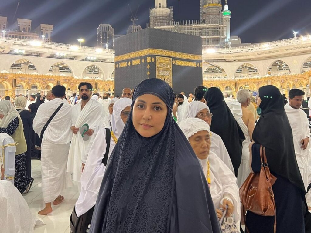 Hina Khan turns off comments on Umrah photos to avoid attack