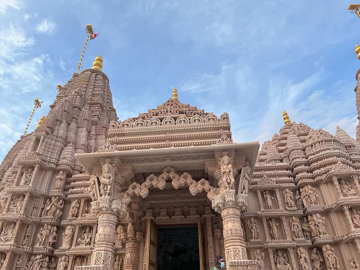 Over 11,000 devotees take part in 'Palkhi Yatra' at Abu Dhabi's BAPS temple