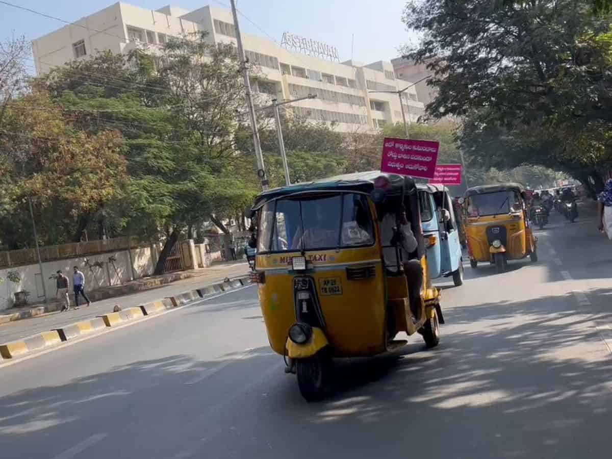 BRS legislators arrive in auto rickshaws to attend budget session