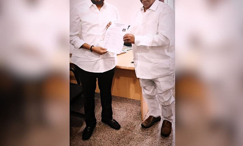 Hyderabad: Bandla Ganesh applies for Malkajgiri Congress ticket for LS polls
