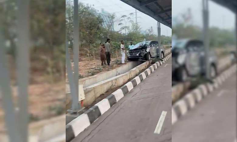 Hyderabad: Car crashes into cycling track at Nanakramguda; driver absconding