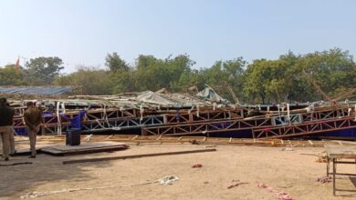 Temporary structure at Delhi stadium collapses