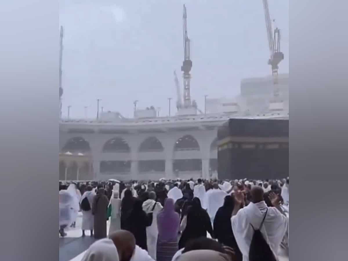 Watch: Rain pours down on pilgrims performing Umrah in Makkah's Grand Mosque