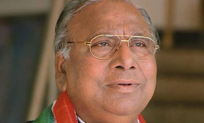 Telangana: Congress leader Hanumanth Rao calls for ECI to disqualify BRS