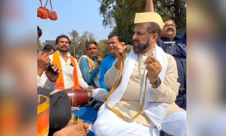 Maha: Case filed on AIMIM MP Jaleel over bank depositors' agitation