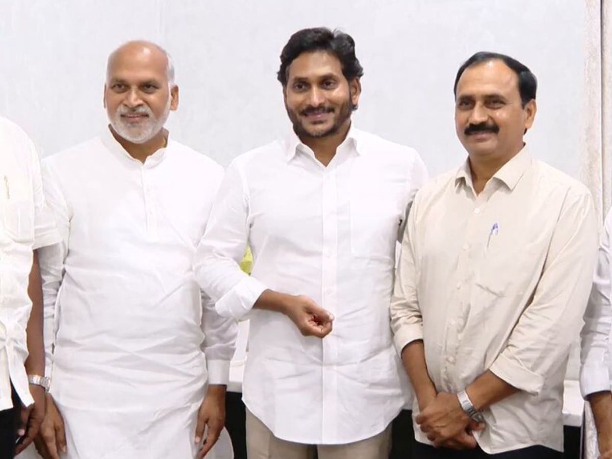 AP: YSRCP MLA returns to party two months after resignation