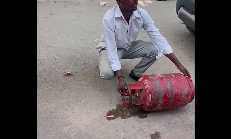 Did gas agency send water in LPG cylinder in Telangana?