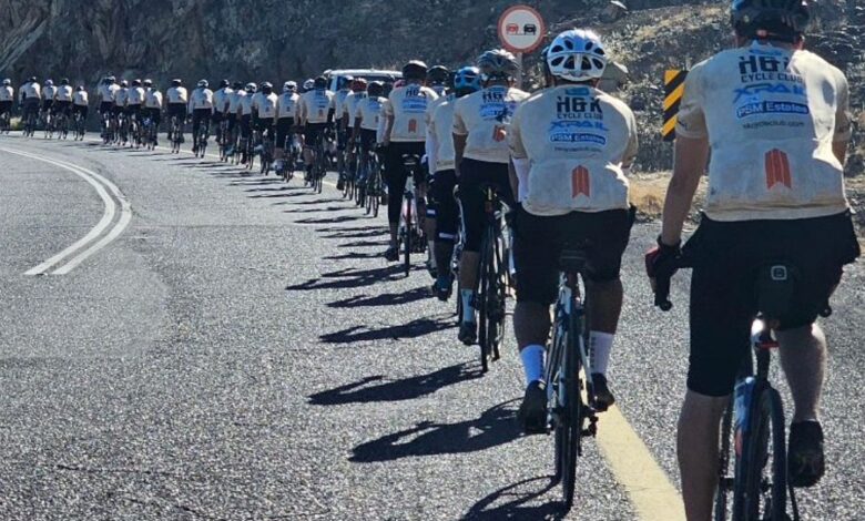 Watch: UK cyclists pedal 550 km from Makkah to Madinah for charity