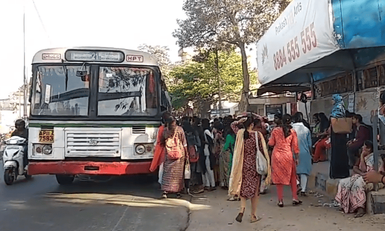 TSRTC Buses diverted to Medaram, delays at Hyderabad bus stops