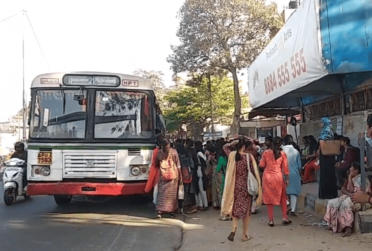 TSRTC Buses diverted to Medaram, delays at Hyderabad bus stops