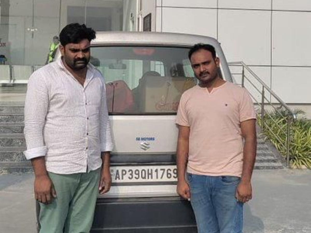 Two Andhra police constables held for smuggling Ganja in Cyberabad