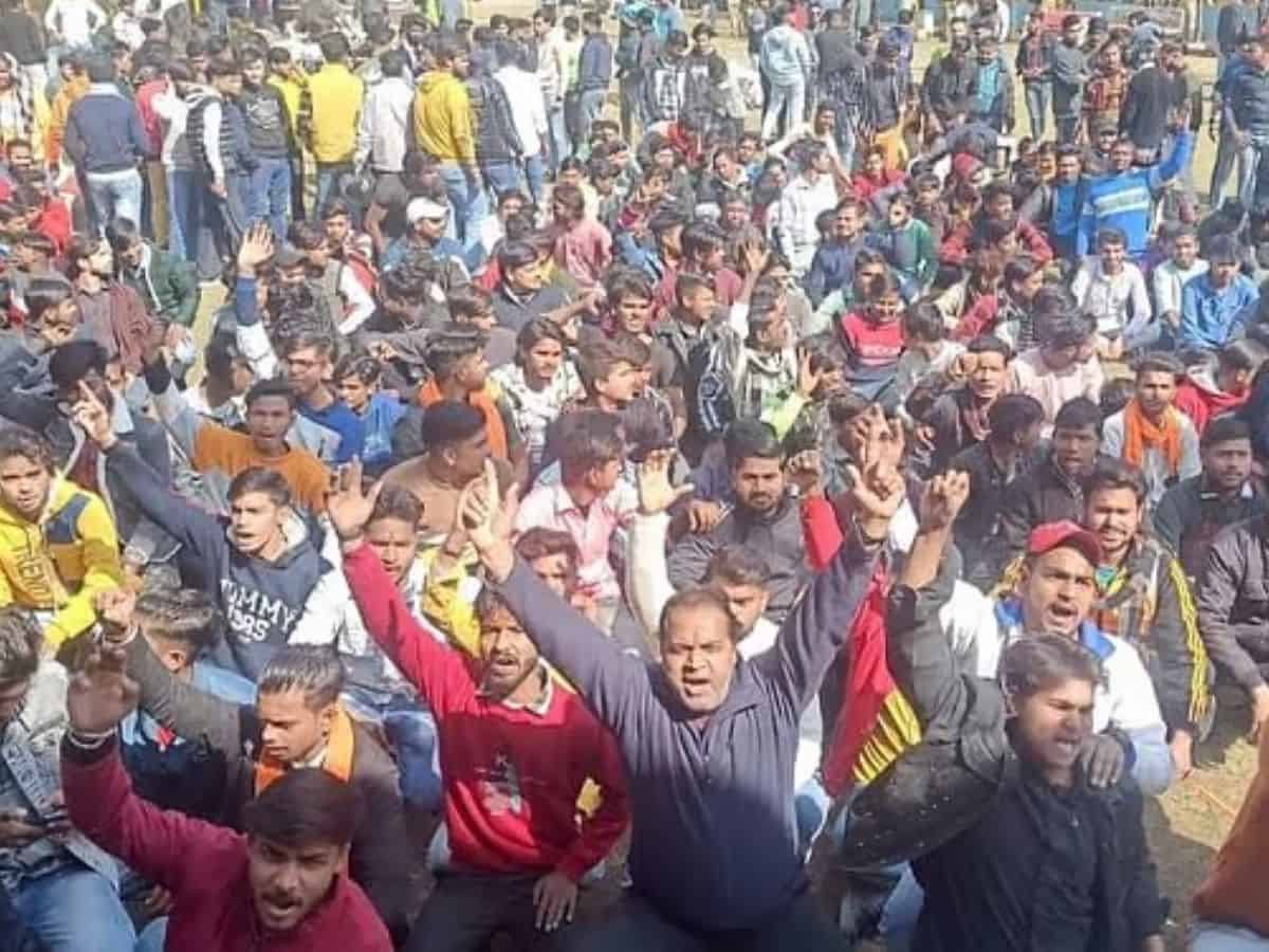 UP: Hindutva workers protest Bajrang Dal leader arrest, allege 'foul play'